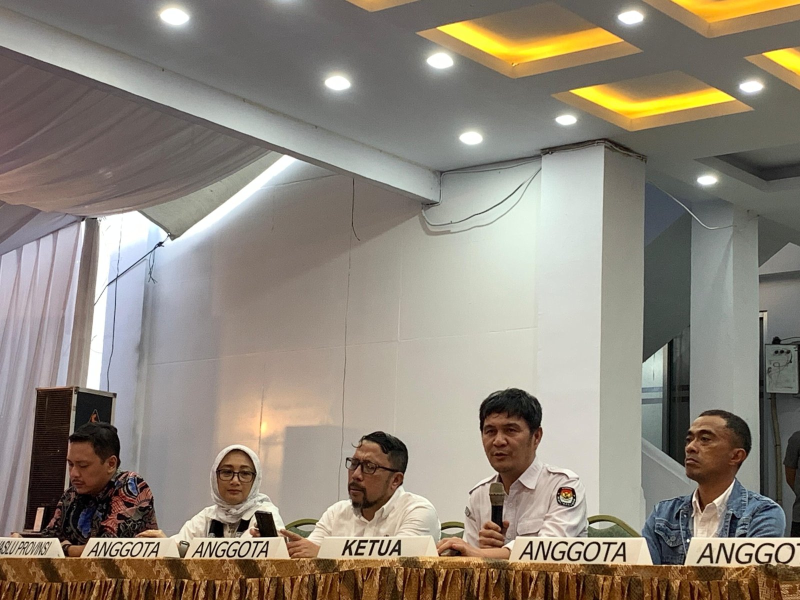 KPU Sulut Gelar Konferensi Pers Untuk Persiapan Pendaftaran dan Pemeriksaan Kesehatan Paslon