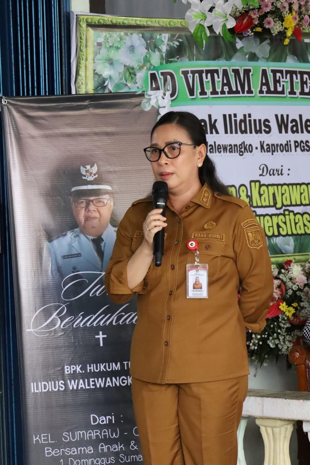 Vanda Sarundajang Hadiri Ibadah Pemakaman Hukum Tua Desa Lemoh
