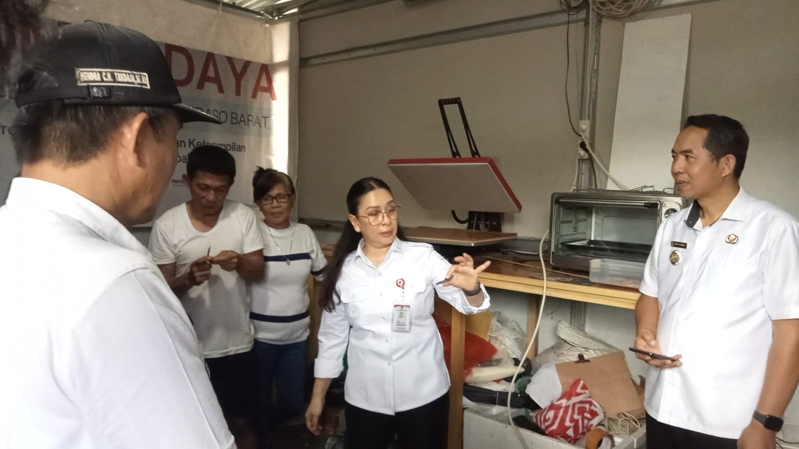 Vasung Kunjungi Bank Sampah, Janjikan Bantuan Mesin Jahit