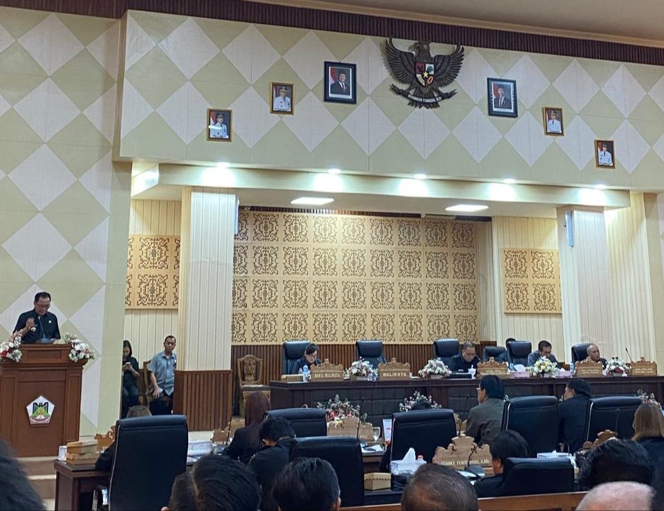 Tiga Fraksi DPRD Tomohon Terima dan Setuju Perda Pertanggungjawaban Pelaksanaan APBD 2024