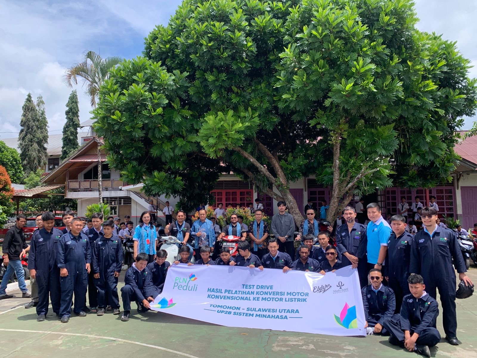 PLN UP2B Sistem Minahasa Jadikan SMK 1 Kristen Tomohon  Sebagai Tempat Pelatihan Konversi Motor Konvensional Menjadi Motor Listrik