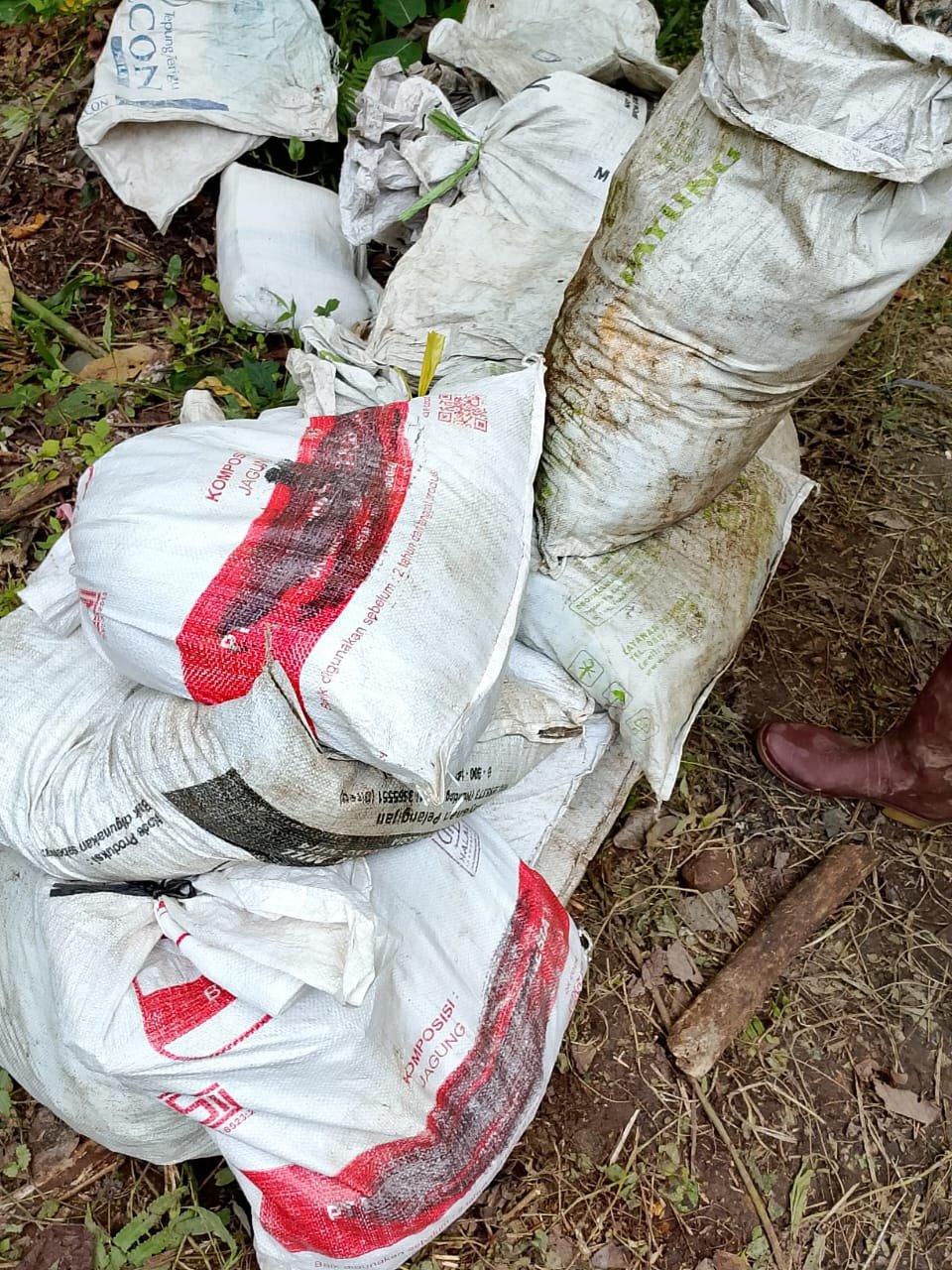 Aktivis Lingkungan Soroti Keterlibatan Pejabat Desa dalam Tambang Batu Hitam Ilegal di Tomini