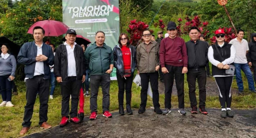 Sambut HUT Tomohom, DPRD Tanam Pohon