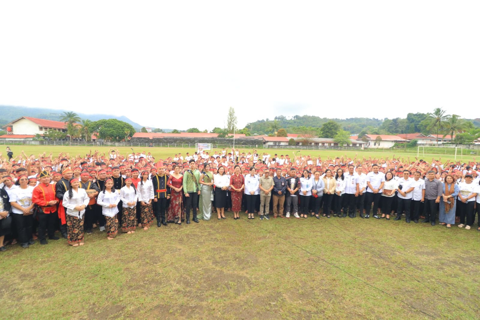 Gebrakan Budaya di Tomohon: 1.000 Pelajar Kompak Tarikan Mahzani Massal