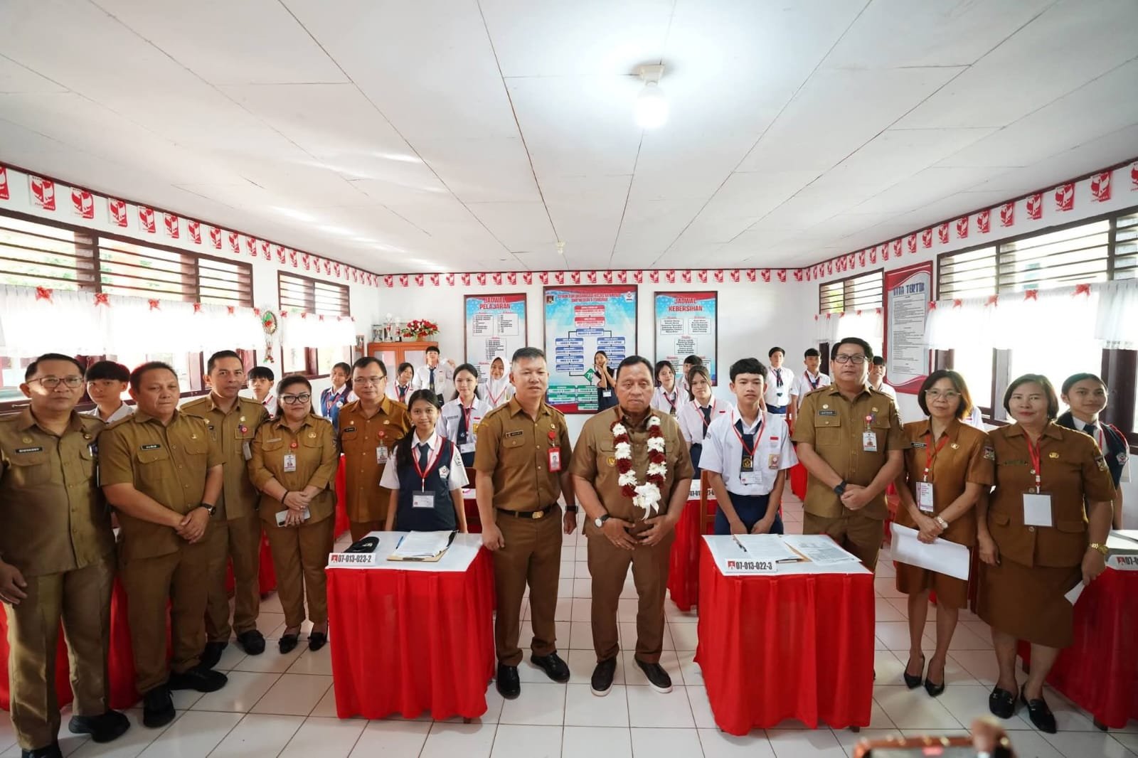 Bupati Robby dan Wabup Vanda Buka USAJ Minahasa, Siswa Diminta Kuasai Teknologi dan Tetap Tenang Hadapi Ujian
